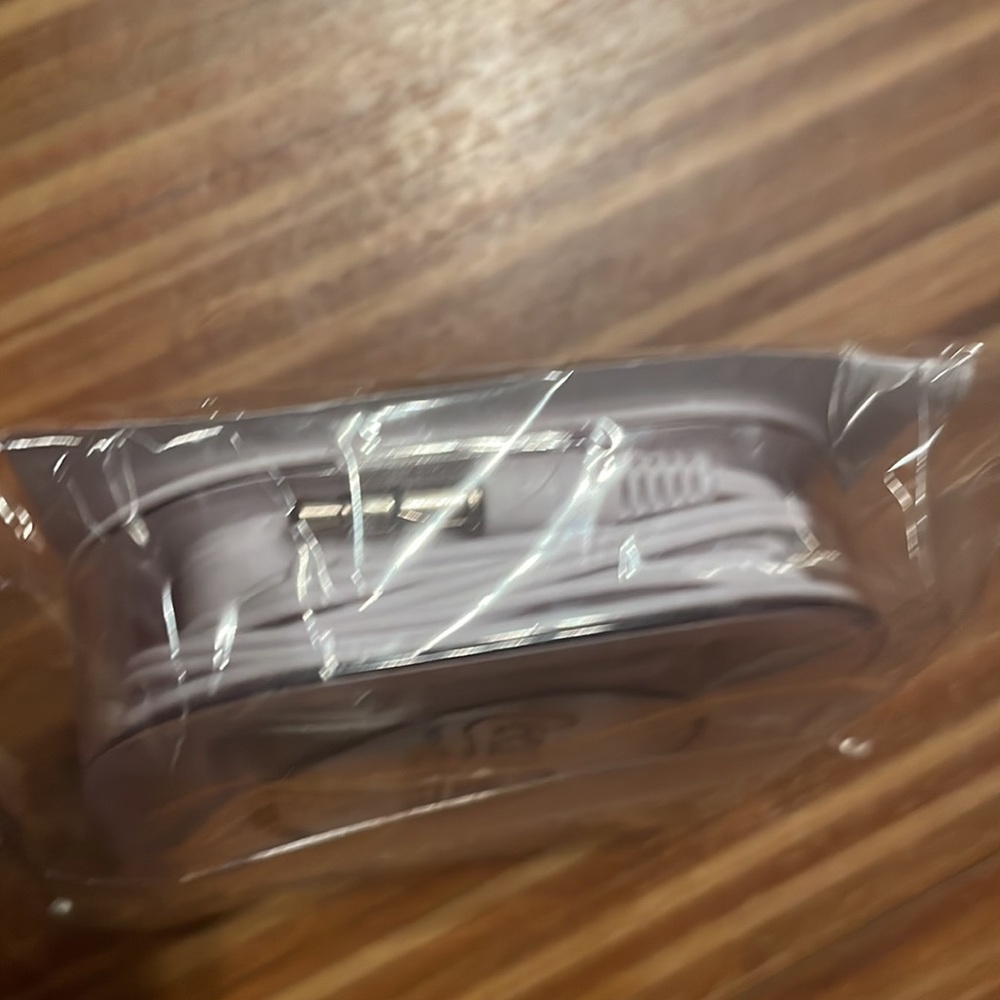 NWT Earbuds - Picture 4 of 4
